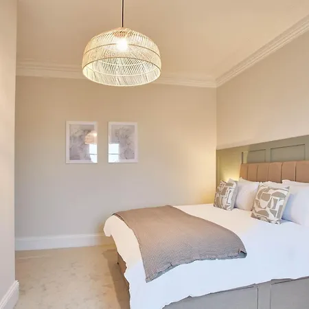 Host & - Huntcliff View Apartman *
