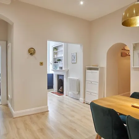 Host & - Huntcliff View